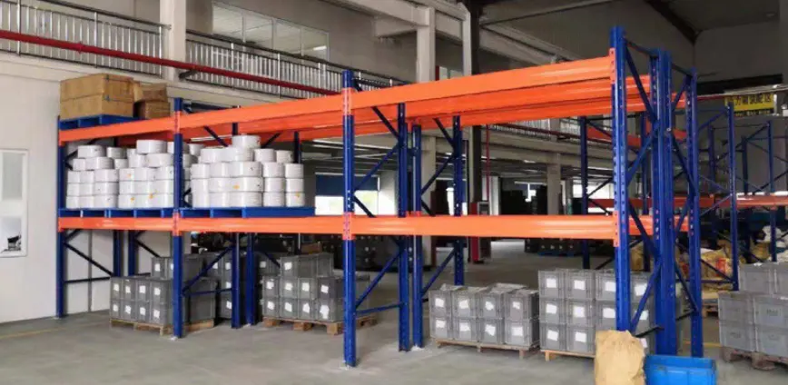 Foldable tire rack usage